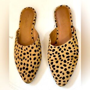 MadeWell, women elegant leopard color slip on sandals. Very stylish, comfortable